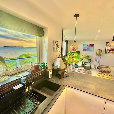 Stunning Sea View Two Double Bedroom Apartment - With Balcony - Opposite Beachfront Walk Bournemouth Buitenkant foto