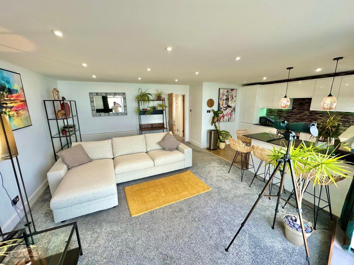 Stunning Sea View Two Double Bedroom Apartment - With Balcony - Opposite Beachfront Walk Bournemouth Buitenkant foto