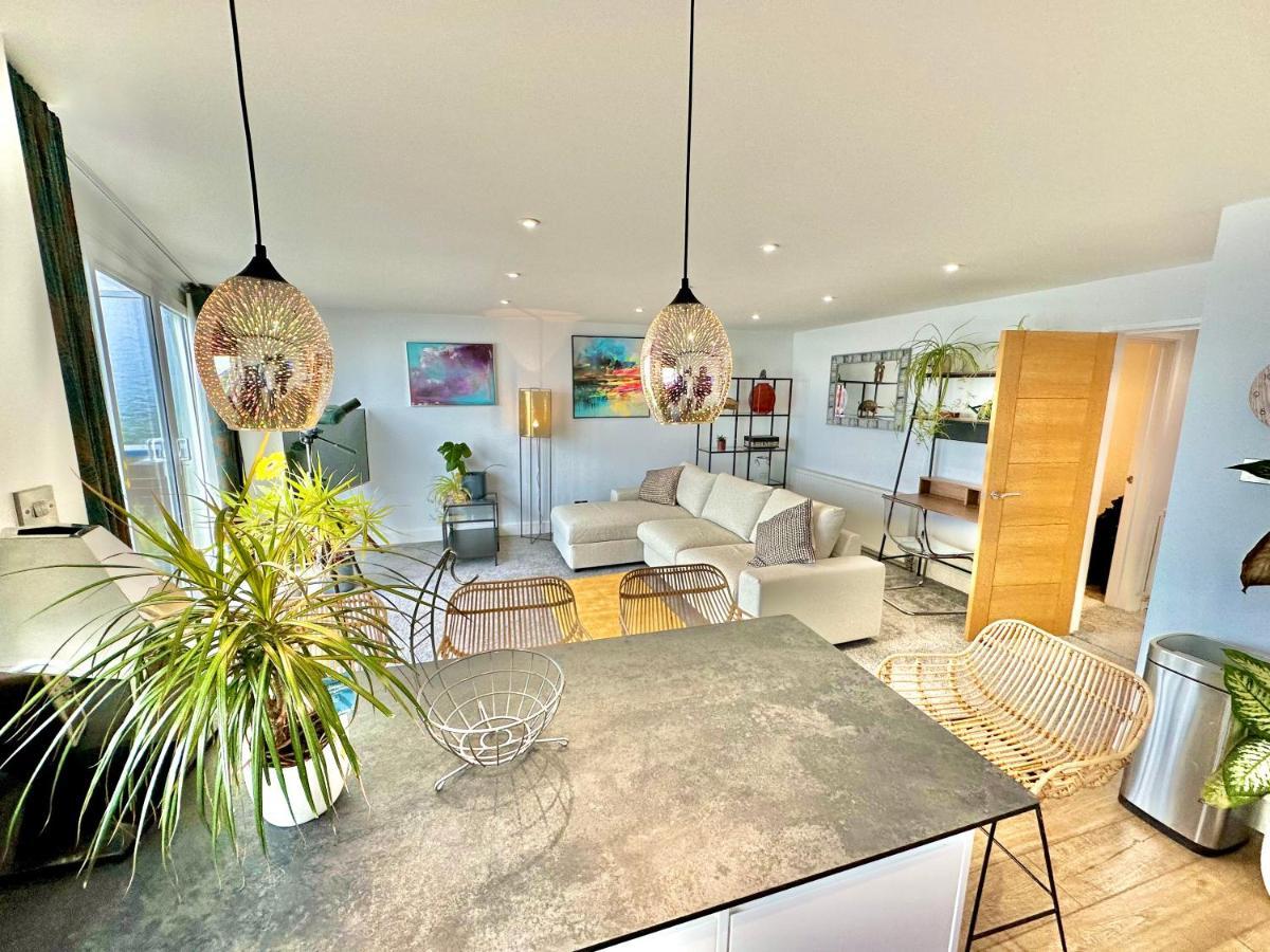 Stunning Sea View Two Double Bedroom Apartment - With Balcony - Opposite Beachfront Walk Bournemouth Buitenkant foto
