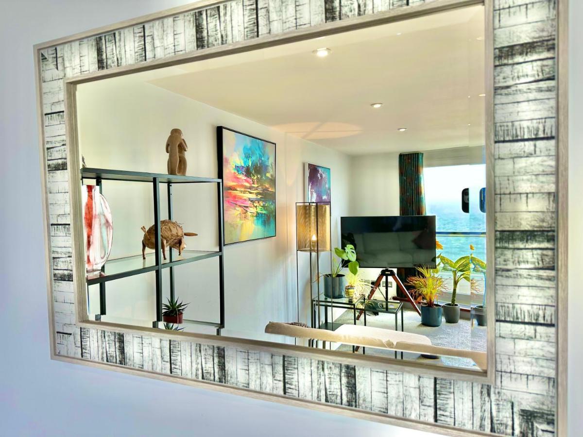 Stunning Sea View Two Double Bedroom Apartment - With Balcony - Opposite Beachfront Walk Bournemouth Buitenkant foto
