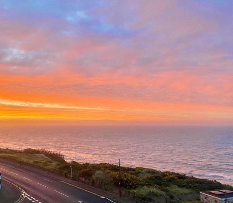 Stunning Sea View Two Double Bedroom Apartment - With Balcony - Opposite Beachfront Walk Bournemouth Buitenkant foto
