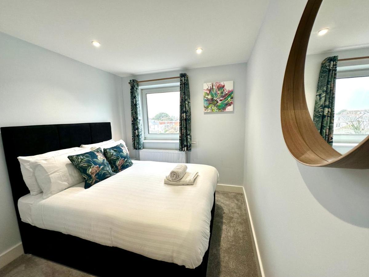 Stunning Sea View Two Double Bedroom Apartment - With Balcony - Opposite Beachfront Walk Bournemouth Buitenkant foto