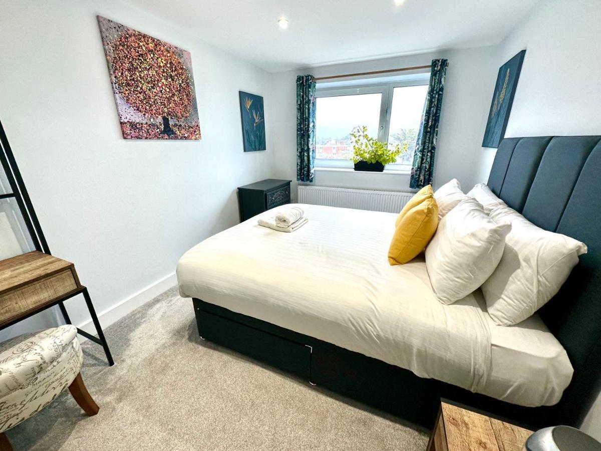 Stunning Sea View Two Double Bedroom Apartment - With Balcony - Opposite Beachfront Walk Bournemouth Buitenkant foto